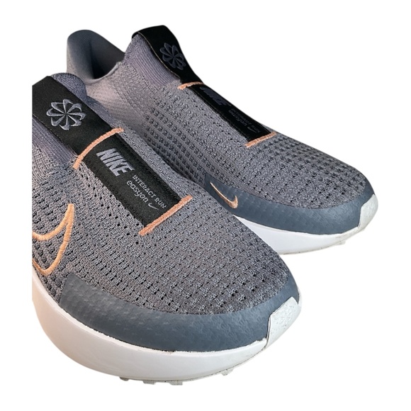 NIKE INTERACT RUN EASYON LIGHT CARBON FV5591-002 SIZE 9 Women's - Picture 3 of 11